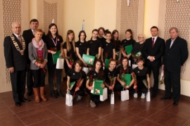 Honory dla laskarek – wspomnienie XXXI sesji Rady Miasta Brzeziny