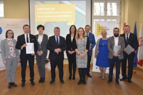 Uroczyste podpisanie umowy na dofinansowanie strefy inwestycyjnej przy Waryńskiego