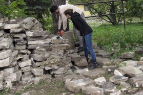 Badania macew pochodzących z cmentarza żydowskiego w Brzezinach