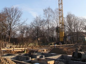 Budowa nowego bloku w Brzezinach