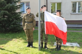 Uroczyste podniesienie flagi narodowej