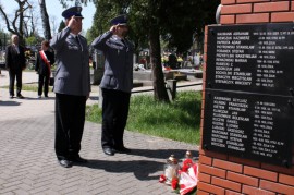 Na cmentarzu obecni byli także przedstawiciele Komendy Powiatowej Policji