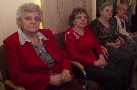 Na pierwszym planie Teresa Szymczak - przewodnicząca SMZB