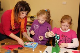 Muzealne warsztaty z 17 marca 2013 roku „Wykonujemy wielkanocne ozdoby”