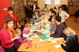 Muzealne warsztaty z 17 marca 2013 roku „Wykonujemy wielkanocne ozdoby”