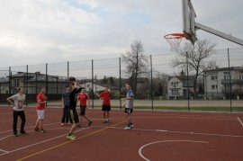 Orlik w Szkole Podstawowej nr 1 o nawierzchni poliuretanowej