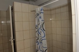 Zaplecze sanitarne - prysznic -  w Szkole Podstawowej nr 1