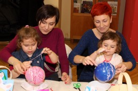 Muzealne warsztaty z 17 marca 2013 roku „Wykonujemy wielkanocne ozdoby”