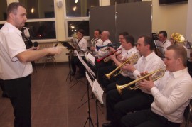 Występ orkiestry dętej z Brzezin i Dzierżąznej